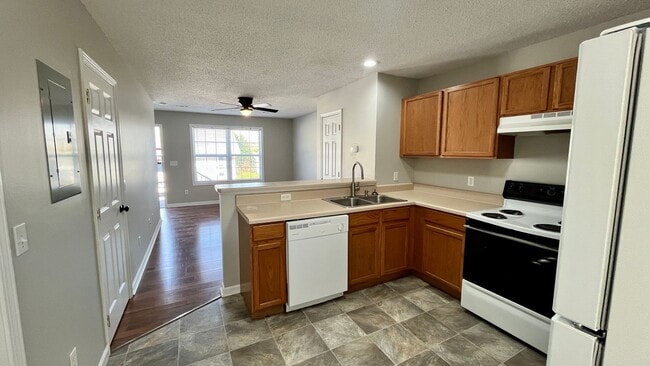 Photo - Laurel Brook Community