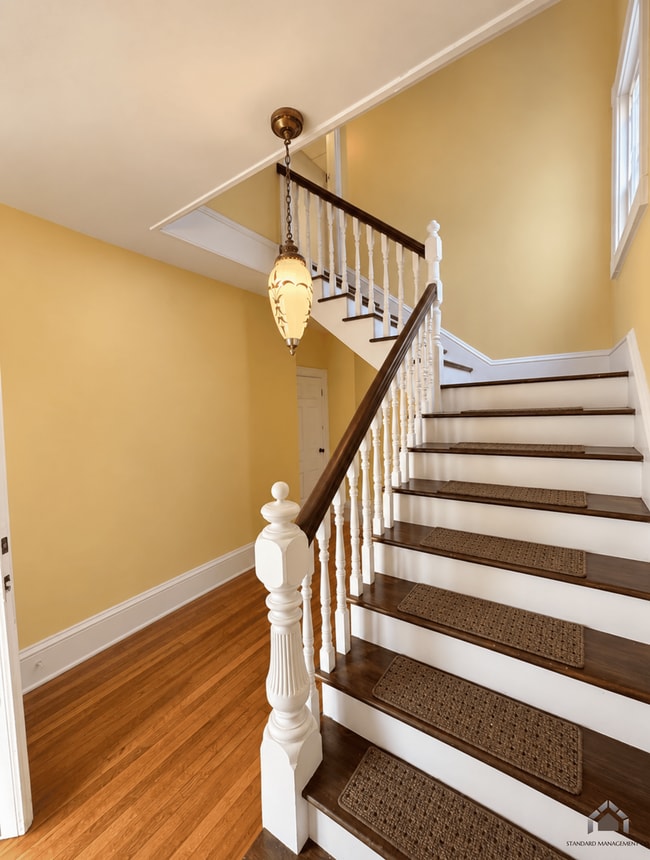 2 Lawrence St Unit 2