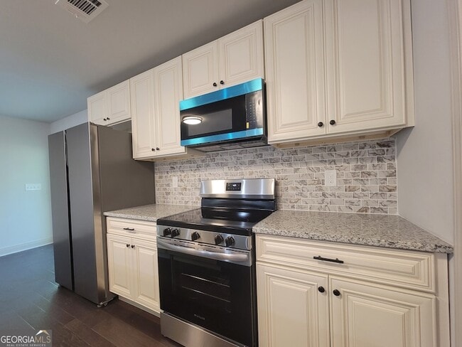 Photo - 402 Loblolly Ridge Rd