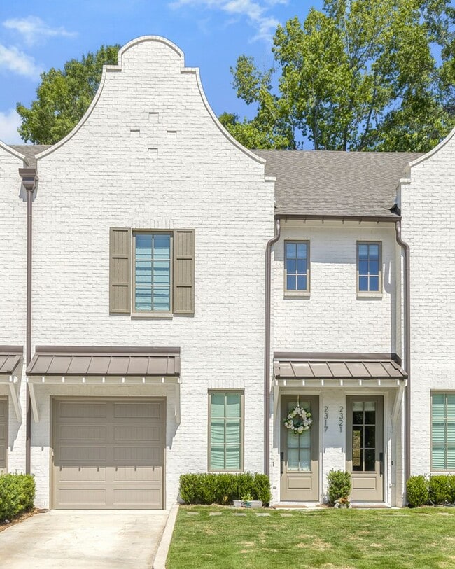 Building Photo - Luxury Townhome Living in Moores Mill — Style, Comfort & Prime Auburn Convenience