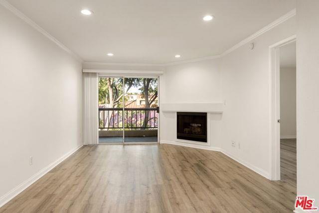 Photo - 5535 Canoga Ave Unidad 5535