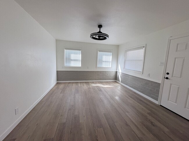 459 Clarke St Unit House