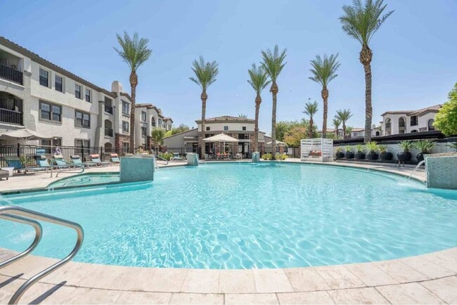 Zone Luxe, Glendale, AZ, Resort-Style Pool - Zone Luxe Apartments