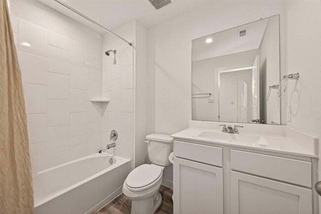 Photo - 10514 Wellesley Ter Trl