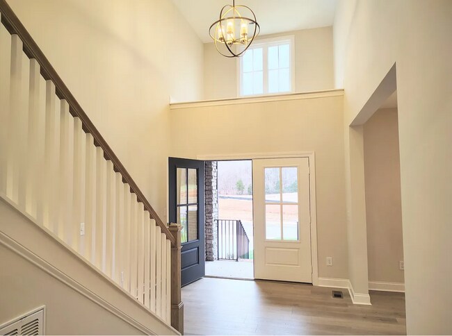 Photo - 7906 Pine St