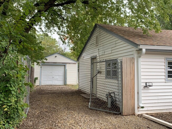 Photo - 504 S All Hallows St