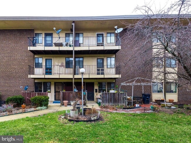 Photo - Cozy 2BD 1BTH beautifully updated condo in Suitland ready for move in