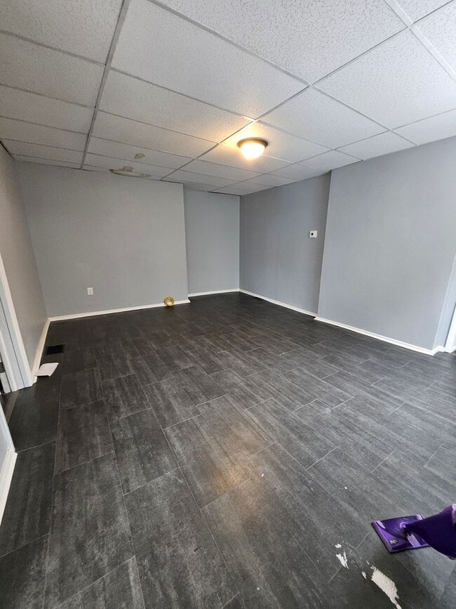 Photo - Lower 2 bedroom unit East Side