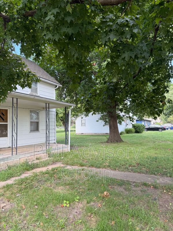 Building Photo - 104 Holliday St Rental