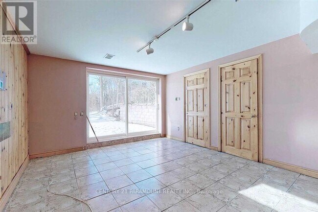 Photo - 8748 Creditview Rd