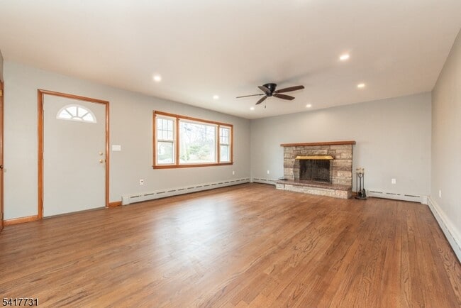 Photo - 129 Ryerson Rd