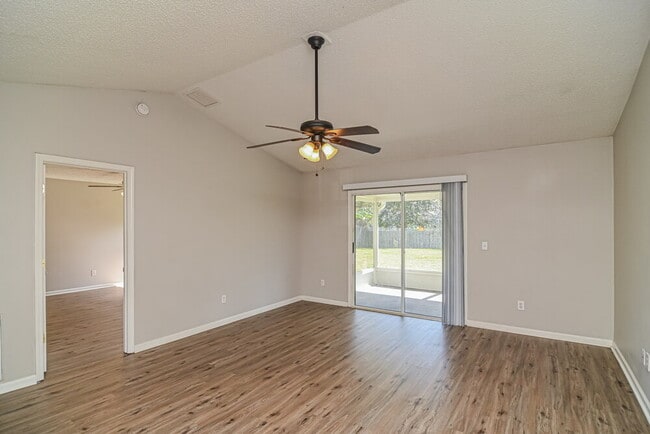 Photo - 3518 Brangus Ct
