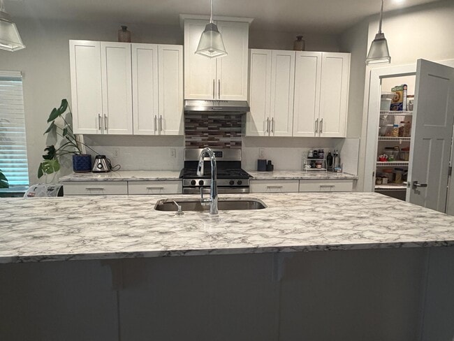 Photo - 300 Finnegan Ct