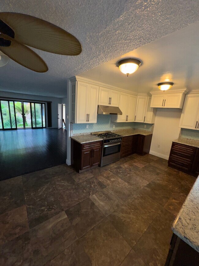 4404 Don Miguel Dr Unit 3