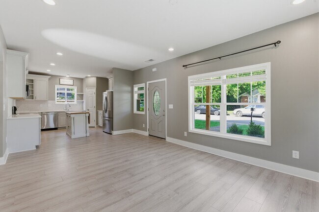 Photo - 204 Richardson Ave