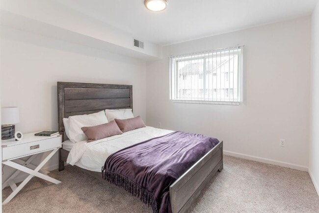 Dearborn View Apartments - Inkster, MI