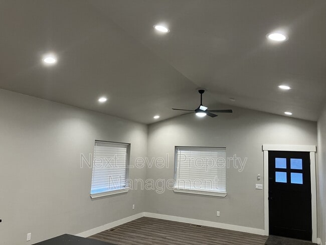 Photo - 329 3rd Ave W