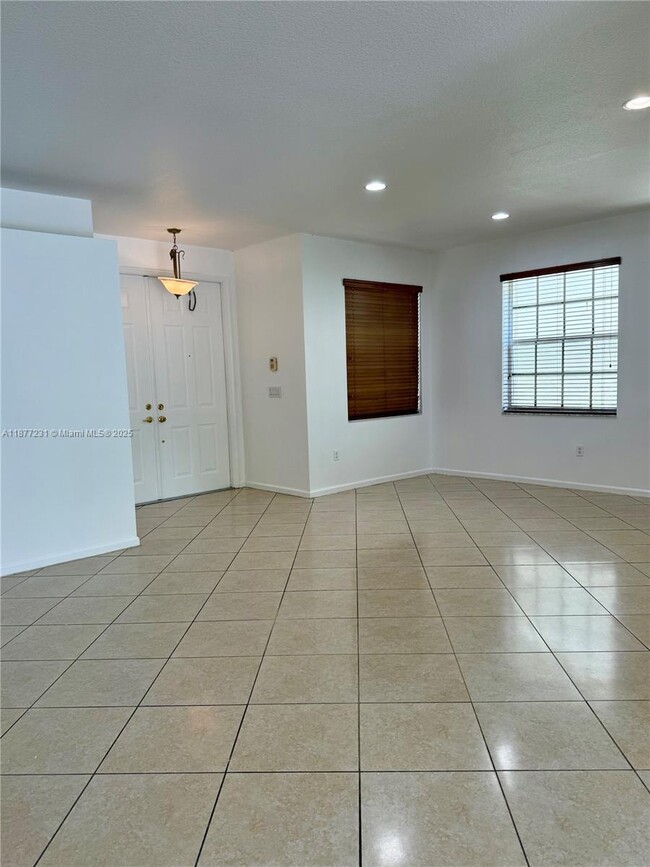 Photo - 9040 Dupont Pl