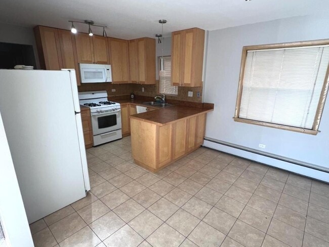 Photo - 6636 N Harlem Ave Unidad 2W