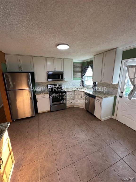 Photo - 908 Center Ct