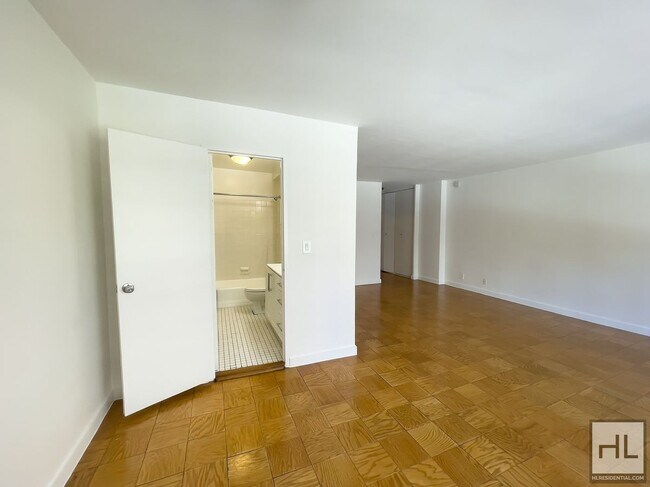 E 36th St | Alcove Studio | In-building laundry