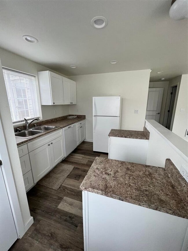 Photo - ThomasV Unit 417#B