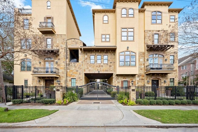Photo - Balconies of Bomar
