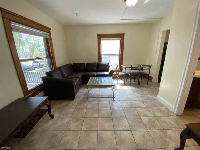 7 br, 3 bath House - 1212 E University Ave - 7 br, 3 bath House - 1212 E University Ave