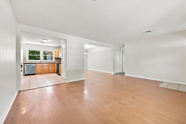 27 Glover Ln