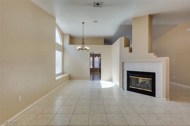 Photo - 1744 Knotty Pine