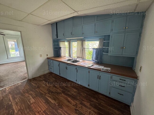 Photo - $1099 4 bed 1 bath - Single Family home