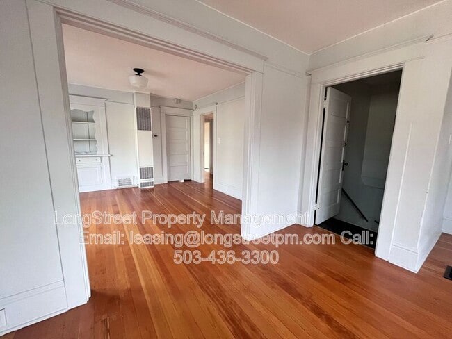 Photo - 3819 SE Washington St