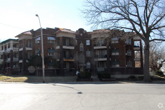 Photo - Charlotte Manor