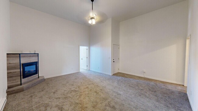 Photo - 105-107 W Oak St Unit 107 (Upper)