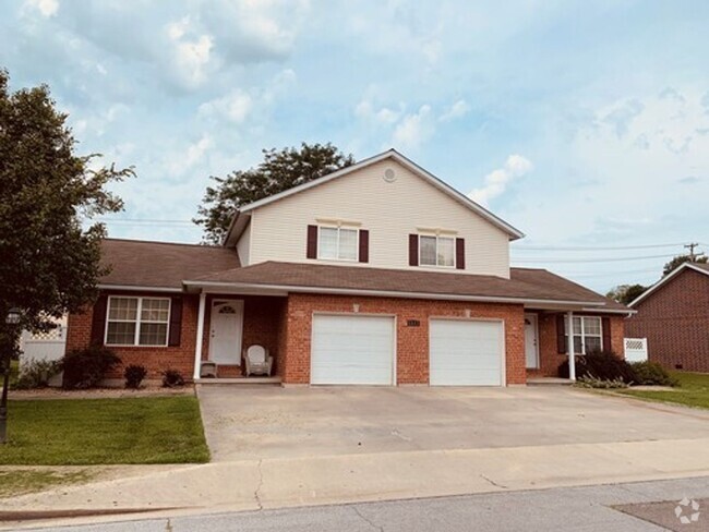 Building Photo - 2038-MF2-E5 Unit 2 Rental