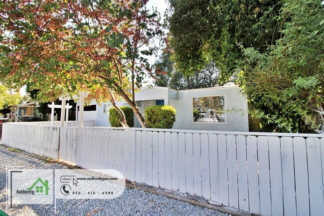 Photo - 3210 Veda St