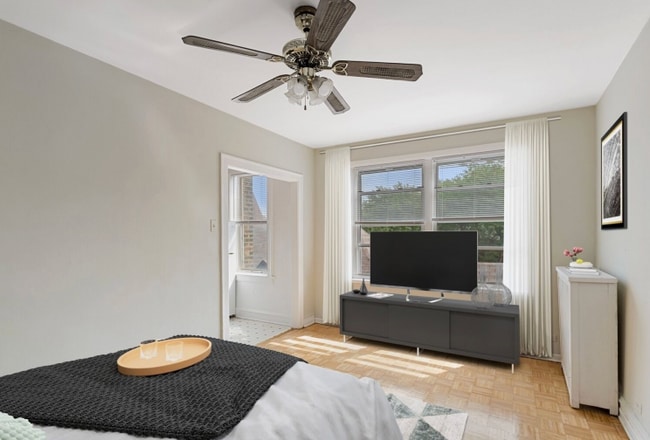 Photo - 711 W Belmont Ave