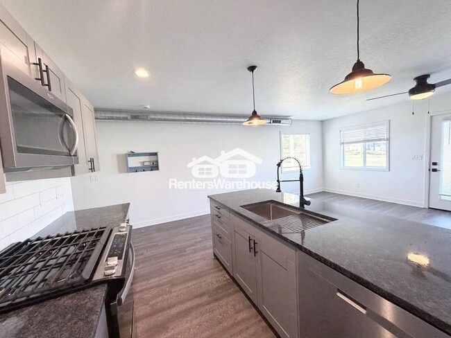 Photo - 2103 Willis Ave