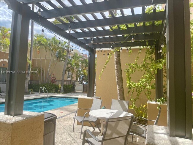 Photo - 2891 NE 185th St