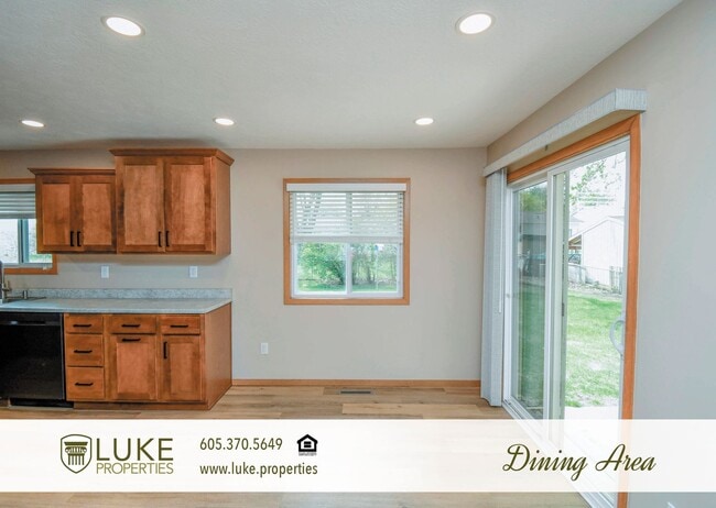 Photo - 5213 E Prospect St