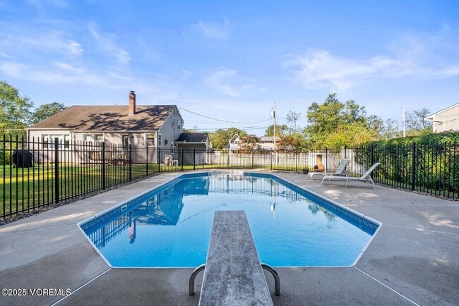 Building Photo - 23 Barbara Ln