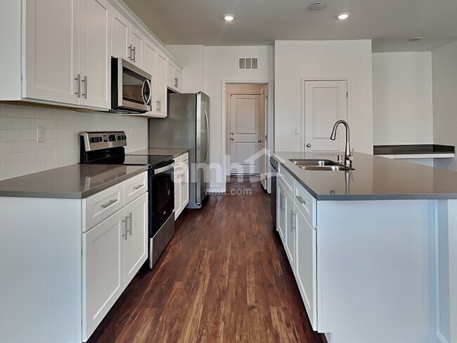 Photo - 4836 Blushing Star St