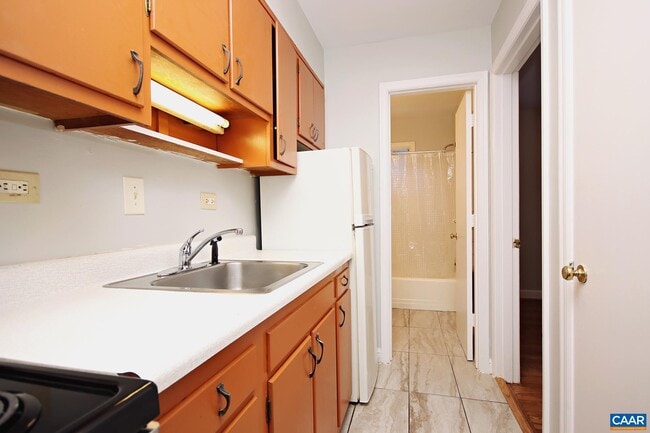 Photo - 2114 Ivy Rd Unit 11