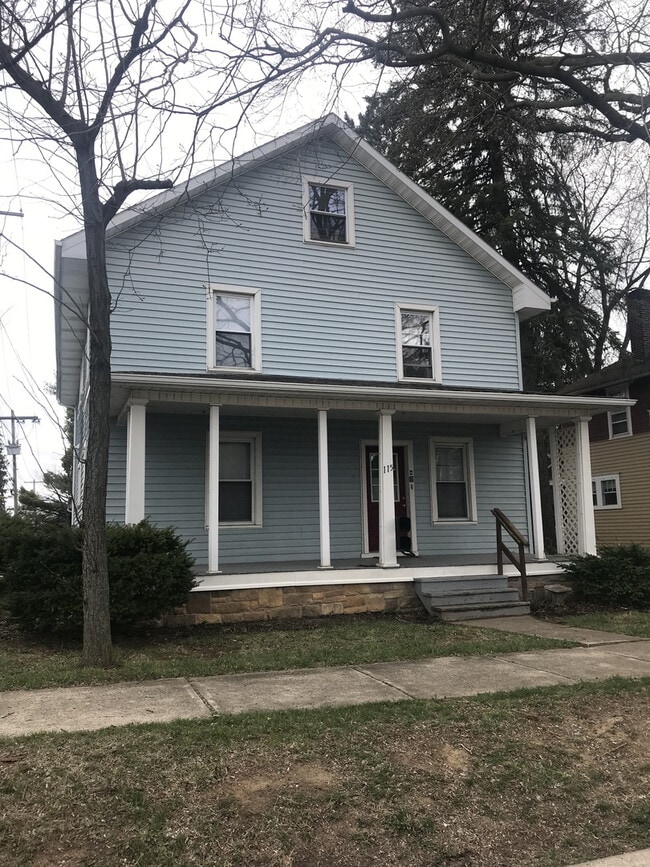 Building Photo - 115 S Butz St Unit 2nd Floor