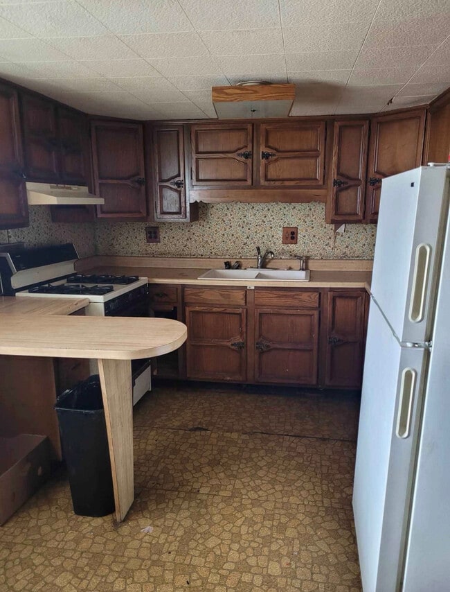 Photo - 319 W 10th St