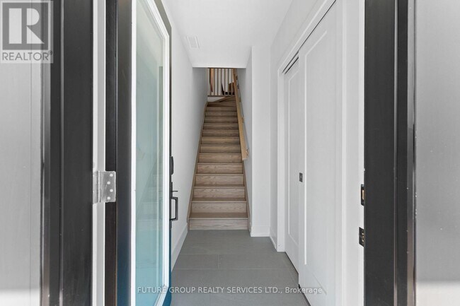 Photo - 15 Acorn Ave