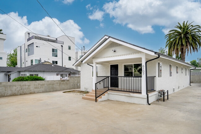 Photo - 6107 Hazelhurst Pl House