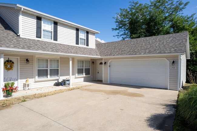 Photo - 1704 Juniper Dr