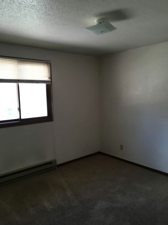 Photo - 4914-4920 Basswood Drive Unit 4920