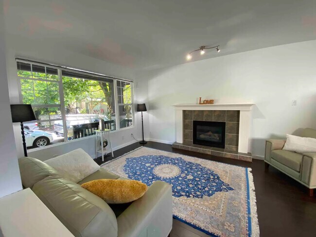 Photo - 10283 243A St